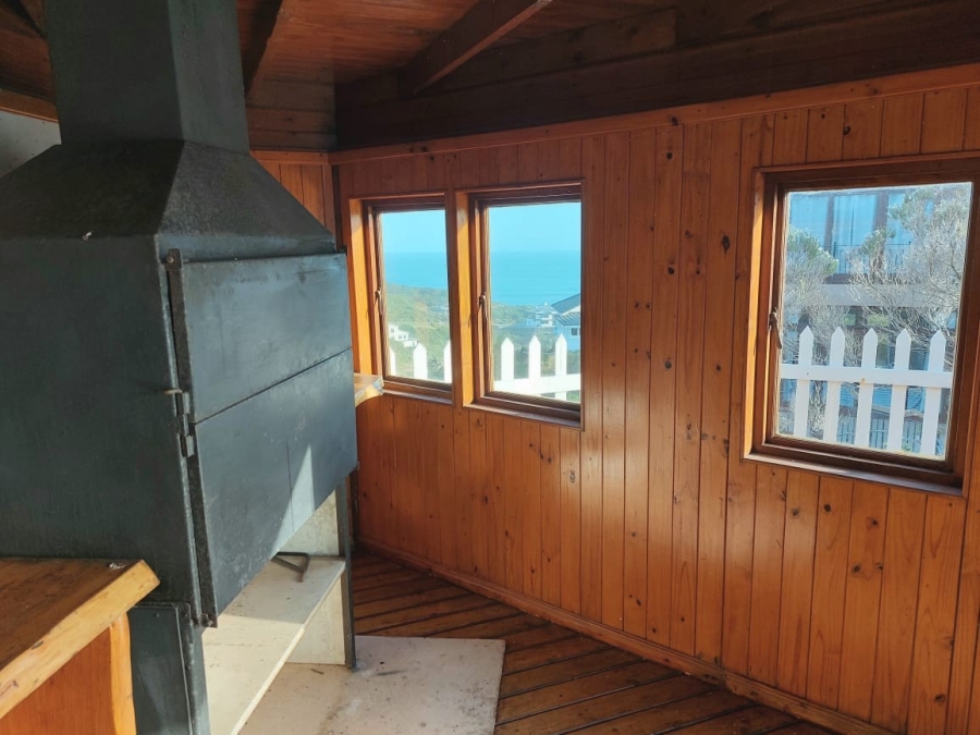 6 Bedroom Property for Sale in Cola Beach Western Cape